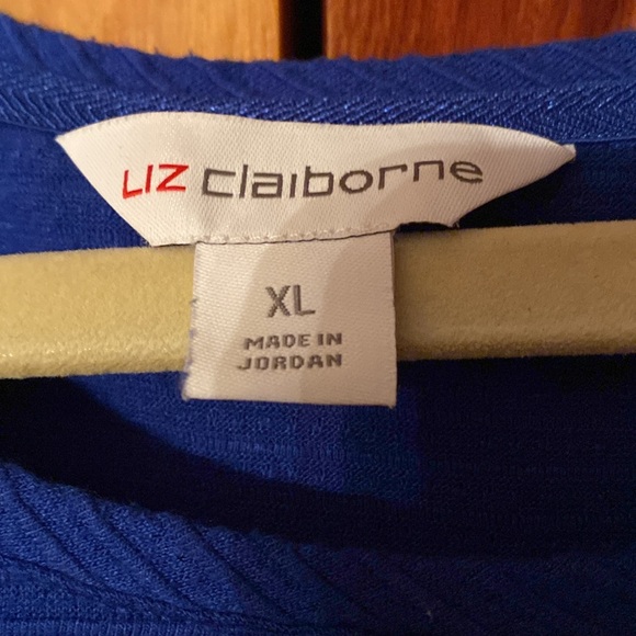 Woman’s Top - Picture 2 of 4